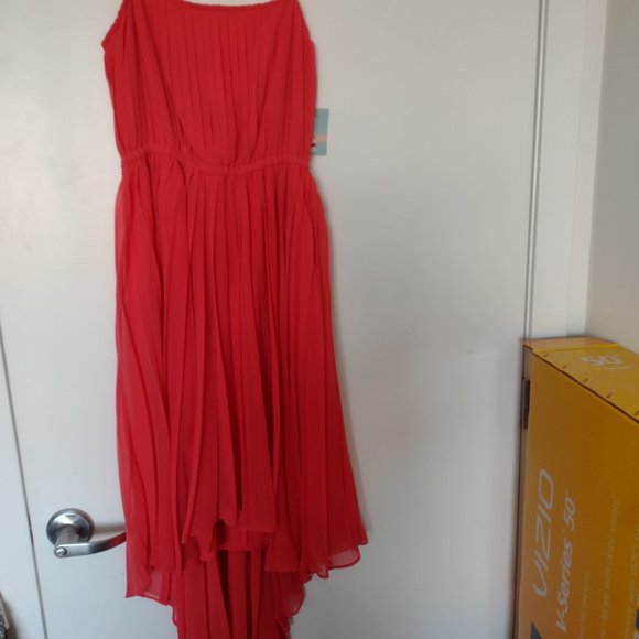 Suzi Chin - Picture 3 of 15